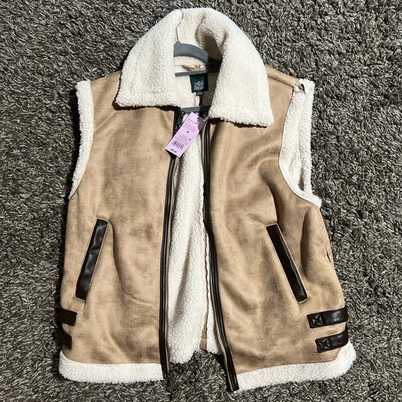 wild fable Jackets & Blazers - Wild Fable Tan and Cream Vest